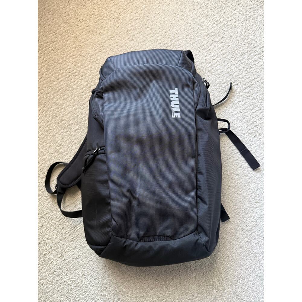 Thule EnRoute Camera Backpack 20L DSLR Laptop Travel Bag Black EUC H2O Resistant